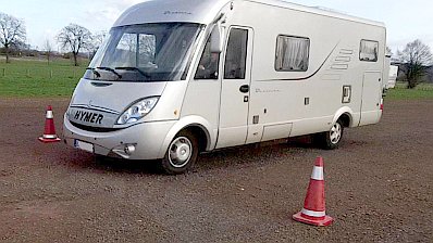 Ein Hymer beim Fahrsicherheits-training