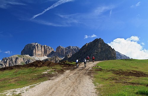 Mit dem Elektrofahrrad in die Berge ...